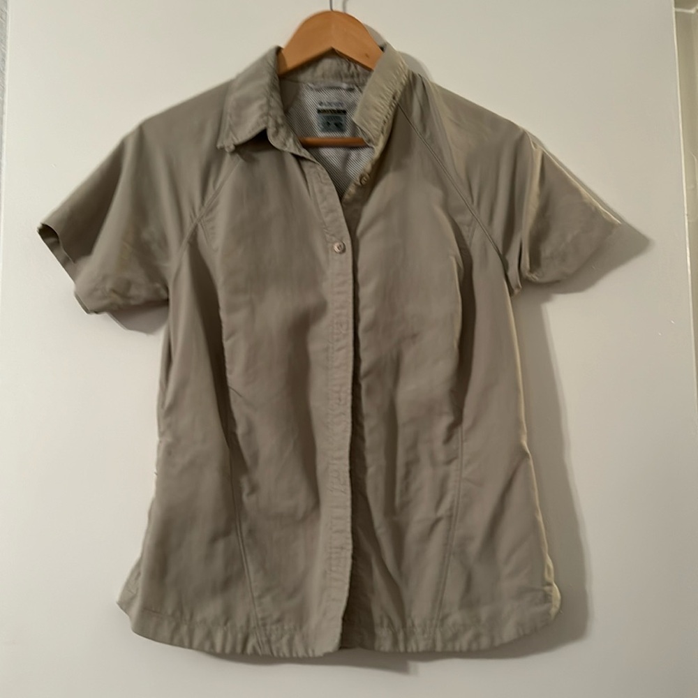 Columbia Titanium short sleeve top size small